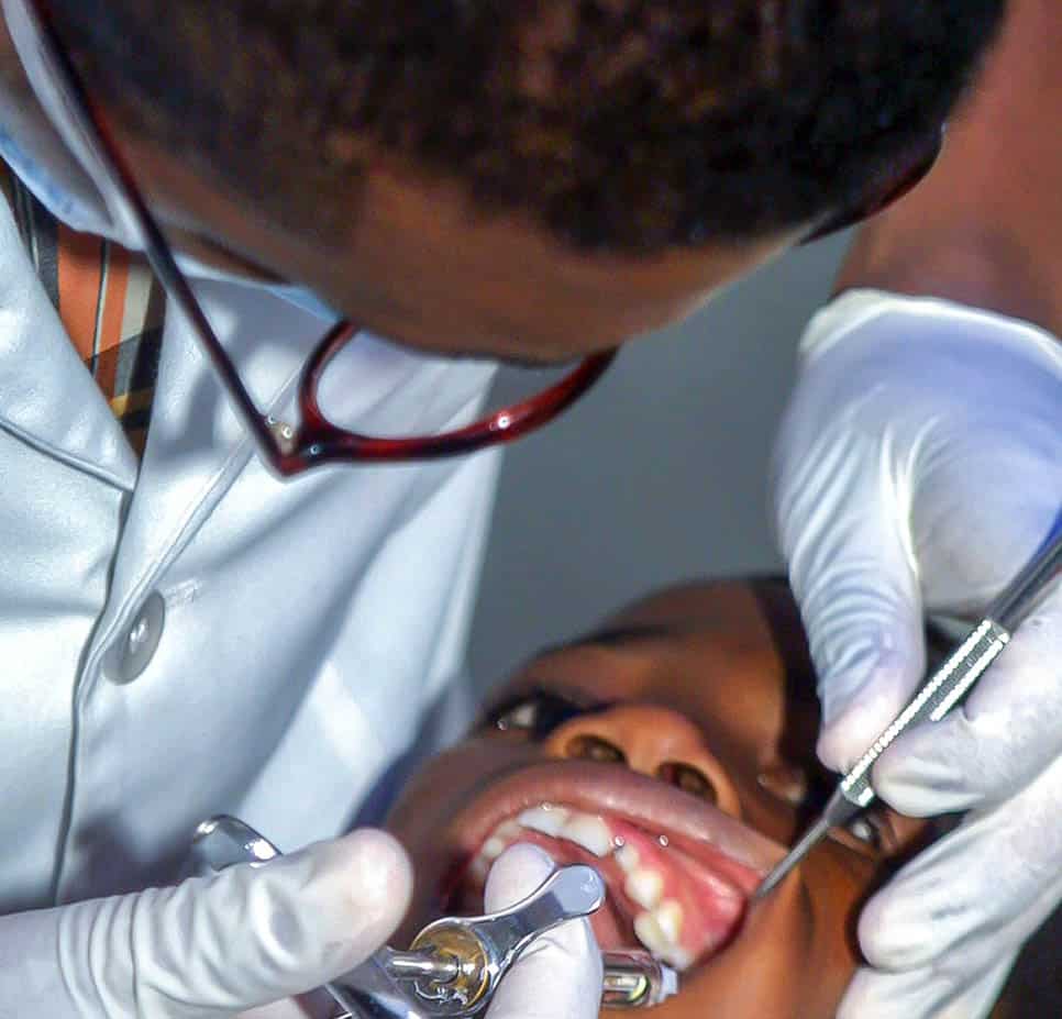Fast and effective 1-hour teeth whitening service for instant results Oxford